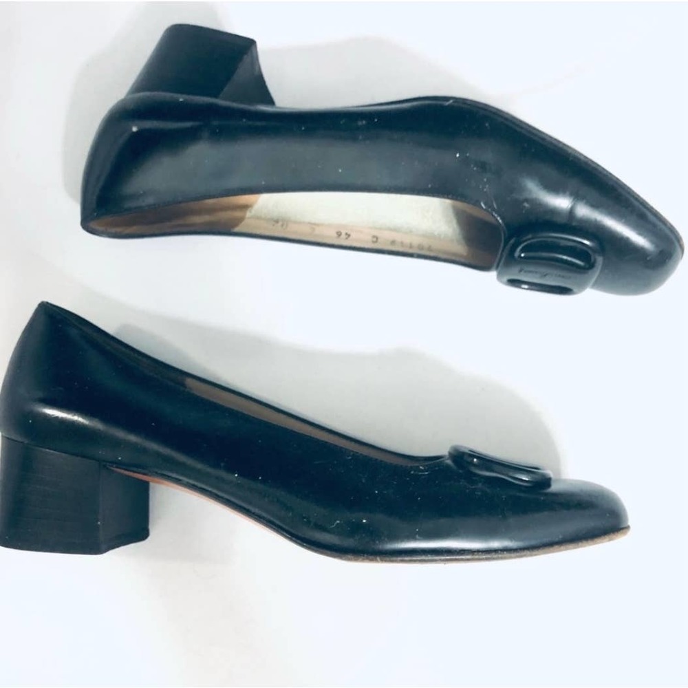 Vintage Lucite Buckle Black Ferragamo CLASSIC LOGO Leather Heel